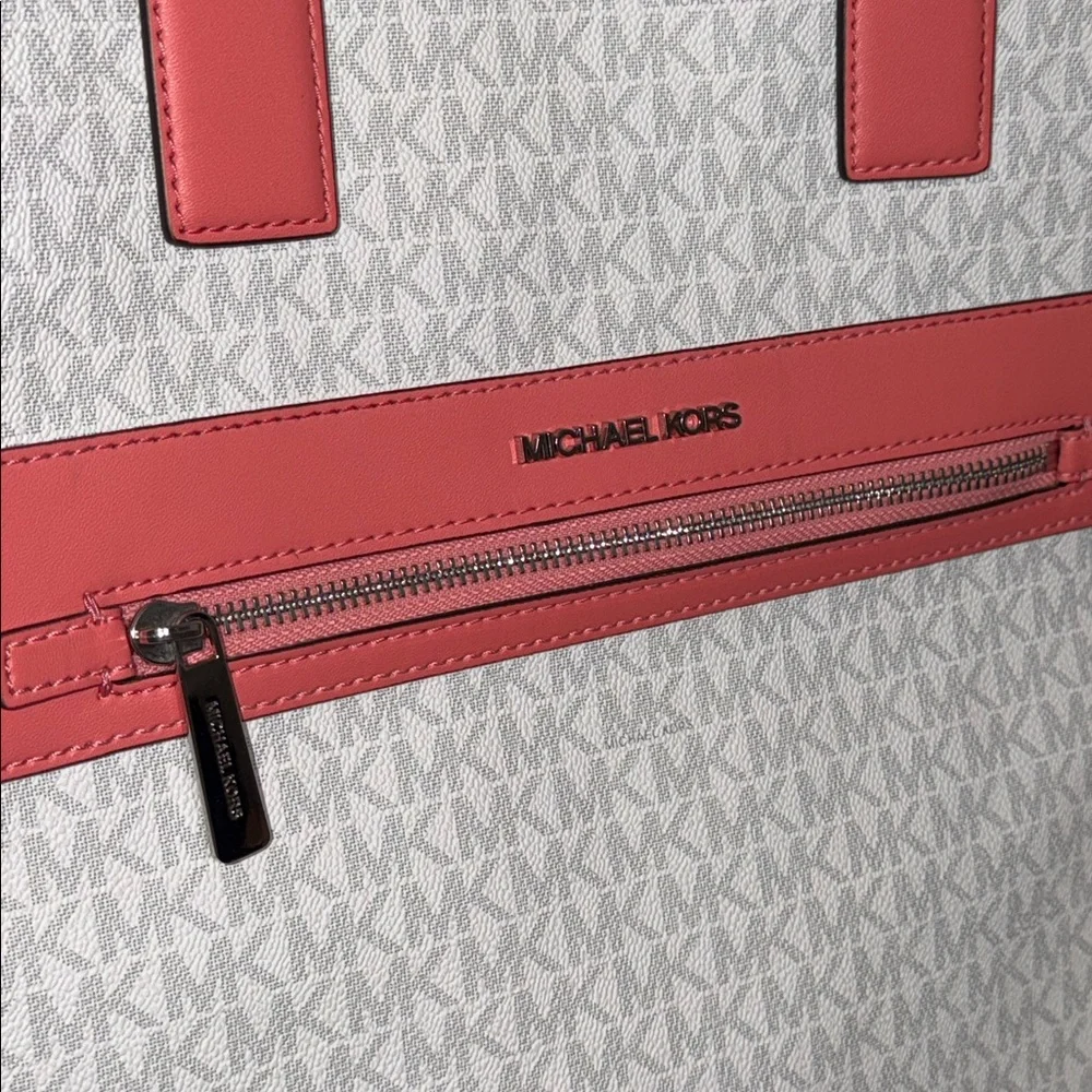 MICHAEL KORS Kenly Large Signature Logo Tape Tote Bag : Grapefruit and white